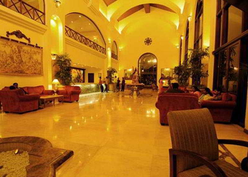 The Golden Palms Hotel & Spa Chik Bānavar Exterior foto